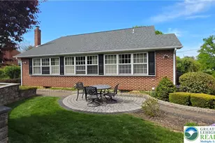 142 E North St, Nazareth Boro, PA 18064 - Photo 12