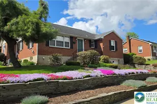 142 E North St, Nazareth Boro, PA 18064 - Photo 2