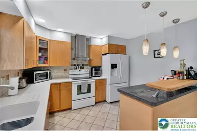 4004 Westview Drive, South Whitehall Township, PA 18104 - Photo 16