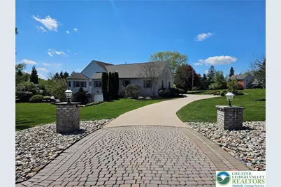 141 Clovershire Drive, Bushkill Twp, PA 18064 - Photo 4