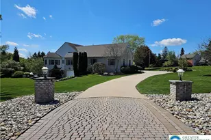 141 Clovershire Dr, Bushkill Twp, PA 18064 - Photo 4