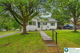 223 Oak St, Washington Twp, PA 18072 - Photo 4
