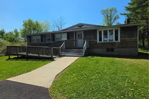 114 Greenview Dr, Chestnuthill Twp, PA 18322 - Photo 2