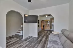 62 N 7th St, Easton, PA 18042 - Photo 4