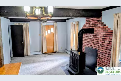 3722 Mountain View Drive, Lehigh Township, PA 18038 - Photo 4