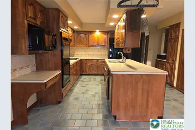 2834 Sheffield Drive, Lower Macungie Township, PA 18049 - Photo 6