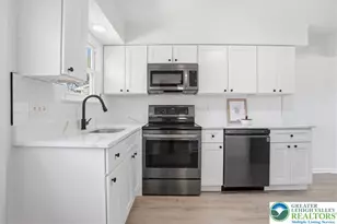 21 Madison Ln, Whitehall Township, PA 18052 - Photo 6