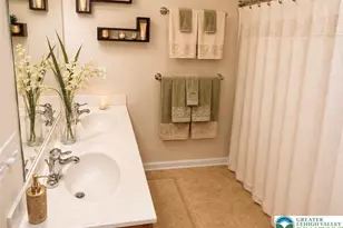 8460 Cromwell Ct, Upper Macungie Township, PA 18031 - Photo 6