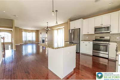 2406 Gentle Hollow Drive, Whitehall Township, PA 18052 - Photo 10