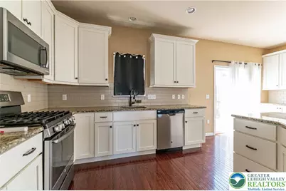 2406 Gentle Hollow Drive, Whitehall Township, PA 18052 - Photo 14