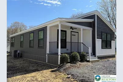 425 Upper Pmhe North Drive, East Stroudsburg, PA 18302 - Photo 2