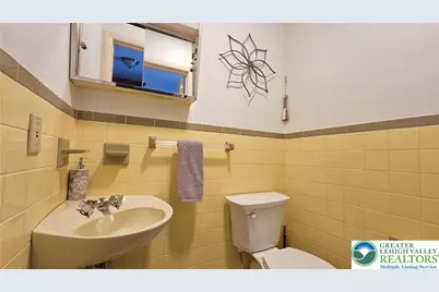 1605 Lois Lane, Bethlehem City, PA 18018 - Photo 20
