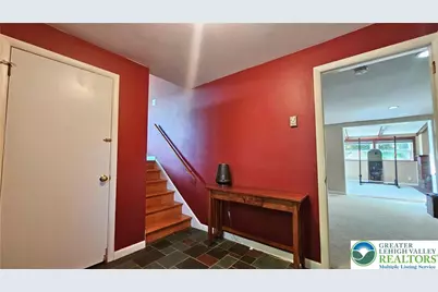 1605 Lois Lane, Bethlehem City, PA 18018 - Photo 4