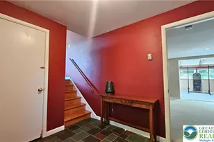 1605 Lois Ln, Bethlehem City, PA 18018 - Photo 4