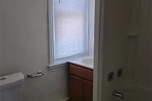 136 E Bushkill St, Easton, PA 18042 - Photo 4