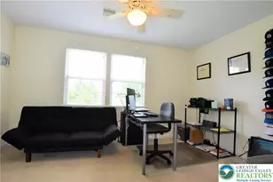 1600 Oakridge Ln, Hellertown Boro, PA 18055 - Photo 18