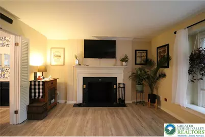 3076 Lindberg Avenue, Salisbury Township, PA 18103 - Photo 10