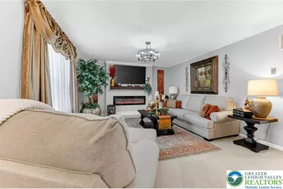 2720 Hickory Drive, Forks Twp, PA 18040 - Photo 6