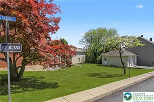 32 E Center St, Nazareth Boro, PA 18064 - Photo 8