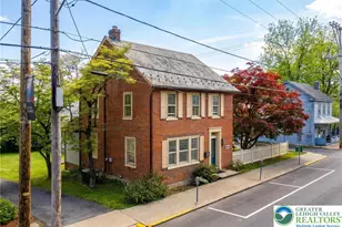 32 E Center St, Nazareth Boro, PA 18064 - Photo 2