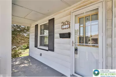 424 E Penn Street, Nazareth Boro, PA 18064 - Photo 4