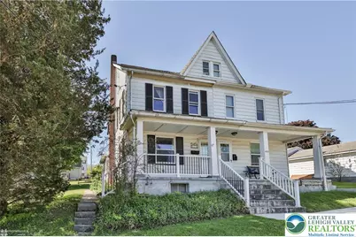 424 E Penn Street, Nazareth Boro, PA 18064 - Photo 2