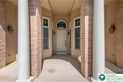 268 Jefferson Place, Lower Nazareth Twp, PA 18020 - Photo 6