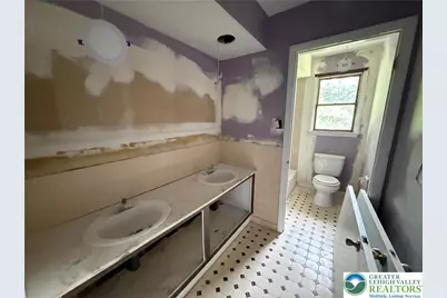1047 Monroe Street, Freemansburg, PA 18017 - Photo 12