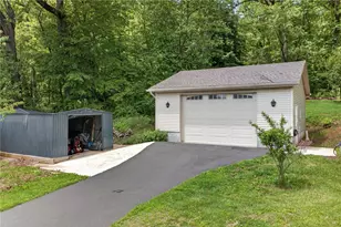 1625 Rosalie Dr, Lower Saucon Township, PA 18055 - Photo 14