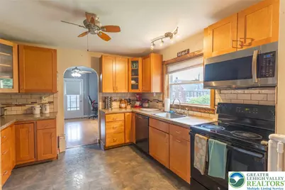 345 S New Street, Nazareth Boro, PA 18064 - Photo 4
