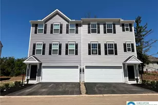 736 Fawn Wy, Pennsburg Boro, PA 18073 - Photo 2