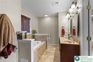 136 Redstone Dr, Bushkill Twp, PA 18064 - Photo 16