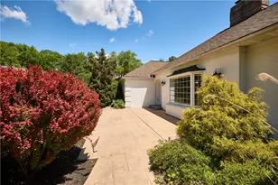 1989 W Point Dr, Lower Saucon Township, PA 18015 - Photo 4