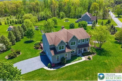 154 Country Chase Drive, Bushkill Twp, PA 18091 - Photo 2