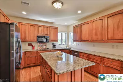 154 Country Chase Drive, Bushkill Twp, PA 18091 - Photo 12
