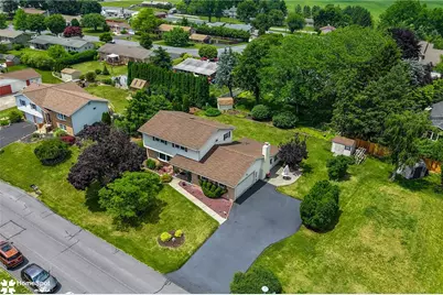 2831 Vista Drive, North Whitehall Township, PA 18037 - Photo 2