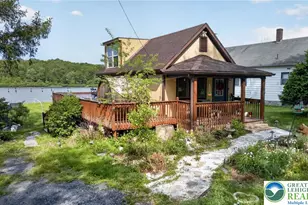148 Sandy Beach Rd, Clifton Twp, PA 18424 - Photo 2