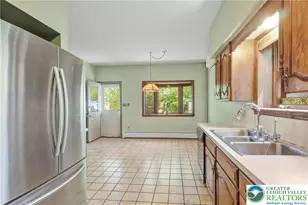 909 N 19th St, Allentown City, PA 18104 - Photo 12