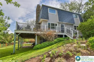 636 W Oxford St, Coopersburg Boro, PA 18036 - Photo 2