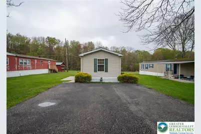 13 Clifton Manor Drive, Clifton Twp, PA 18424 - Photo 2