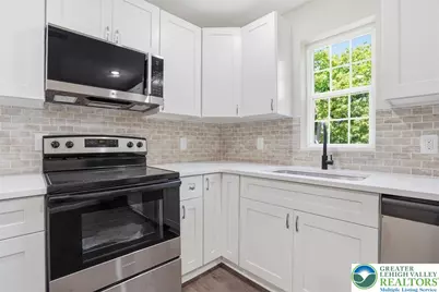453 S Walnut Street, Slatington Boro, PA 18080 - Photo 8
