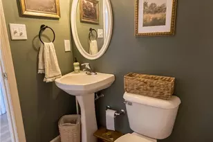323 Surrey Pl, Macungie Boro, PA 18062 - Photo 12
