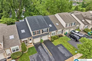 5543 Stonecroft Ln, Allentown City, PA 18106 - Photo 2