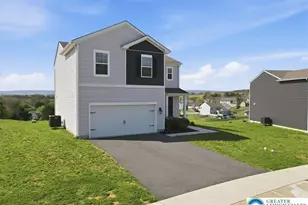 561 E 4th St, Penn Twp, PA 19506 - Photo 6
