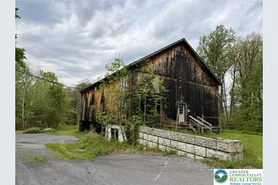 981 Riverview Drive, Lehigh Township, PA 18088 - Photo 2
