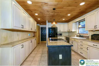 1254 Sky High Terrace, Chestnuthill Twp, PA 18330 - Photo 16