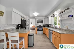 97 Autumn Ln, Penn Forrest, PA 18229 - Photo 4
