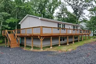 224 Kensington Dr, Lehman Twp, PA 18324 - Photo 1