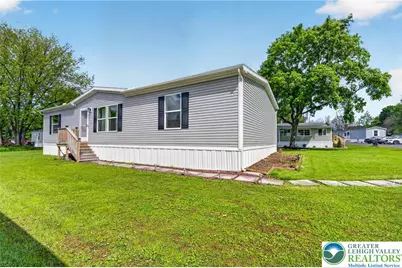 5768 Pfeiffer Circle, Heidelberg Township, PA 18053 - Photo 4