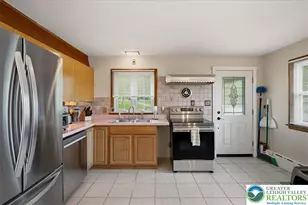 1115 Crestview Dr, Stroud Twp, PA 18360 - Photo 8
